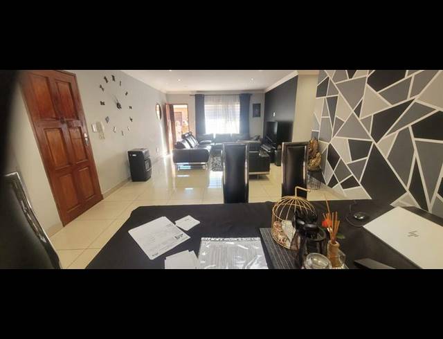 3 BEDROOM HOUSE FOR SALE IN NEW REDRUTH